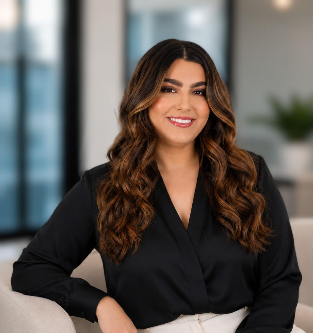 Sheila Santos, MS, RMHCI, therapy session in the SOMA Coral Gables office